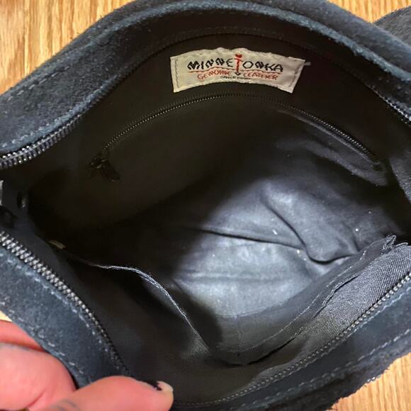 Minnetonka shoulder bag black fringe - Picture 6 of 6